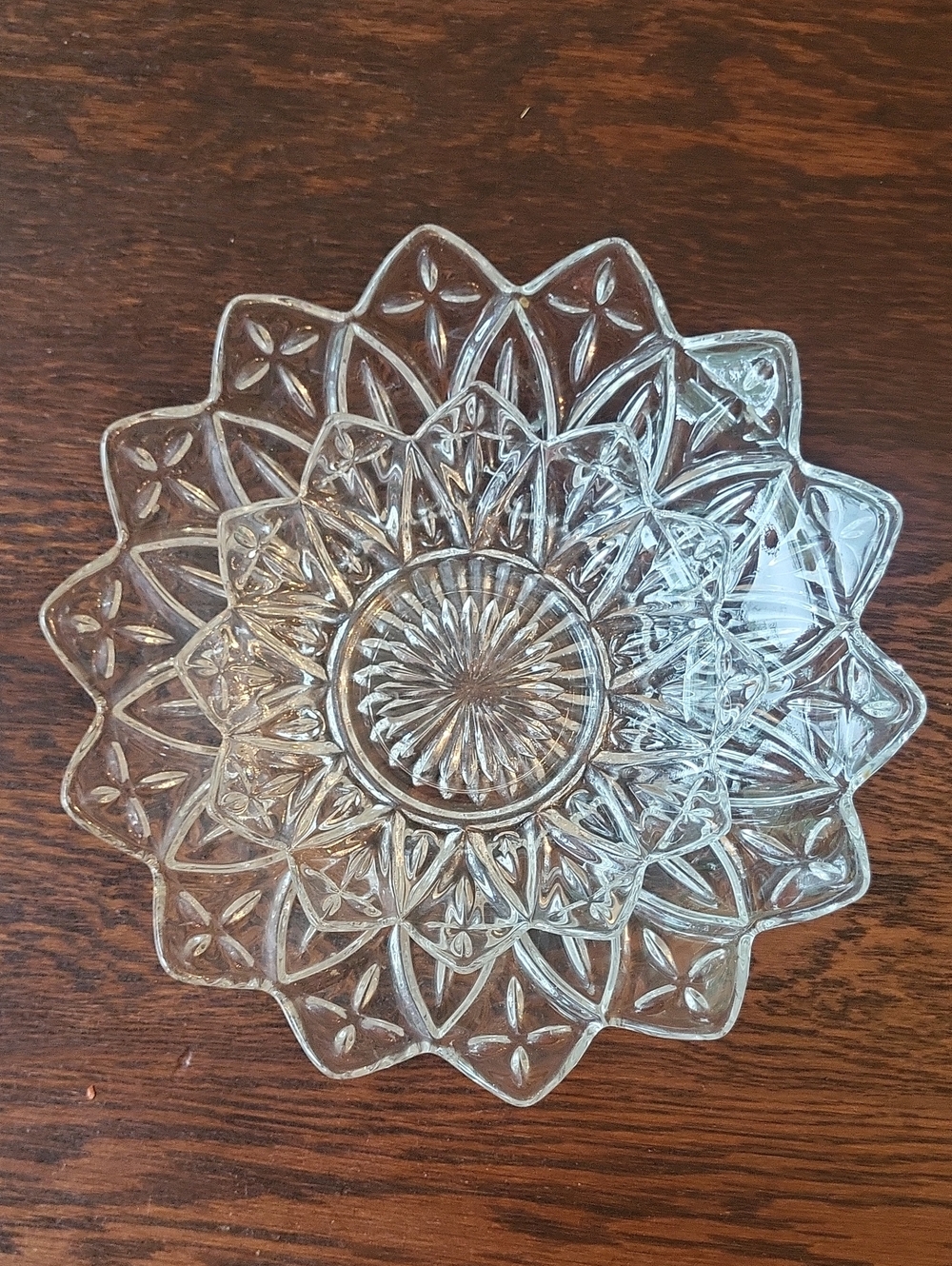 Vintage Set of Two Clear Pressed Glass Starburst Decorative Plates